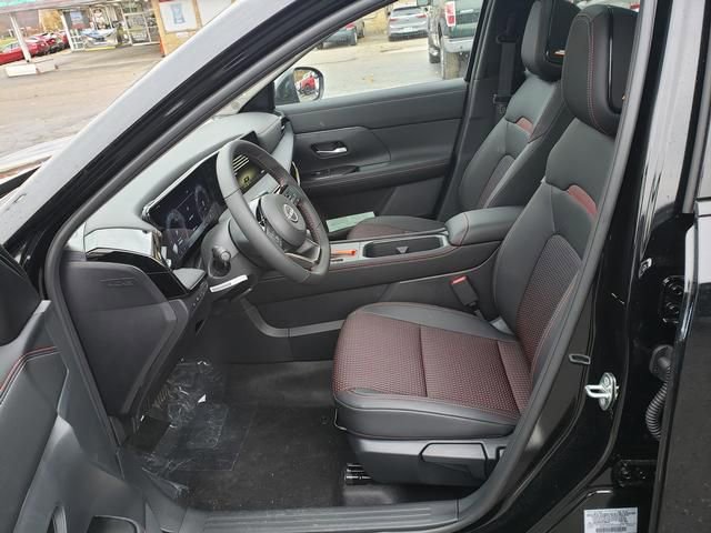 New 2026 Nissan Kicks SR w/ SR Premium Package image 11