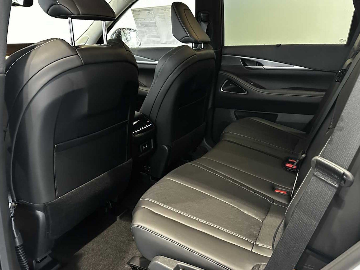 New 2026 INFINITI QX60 Luxe image 11