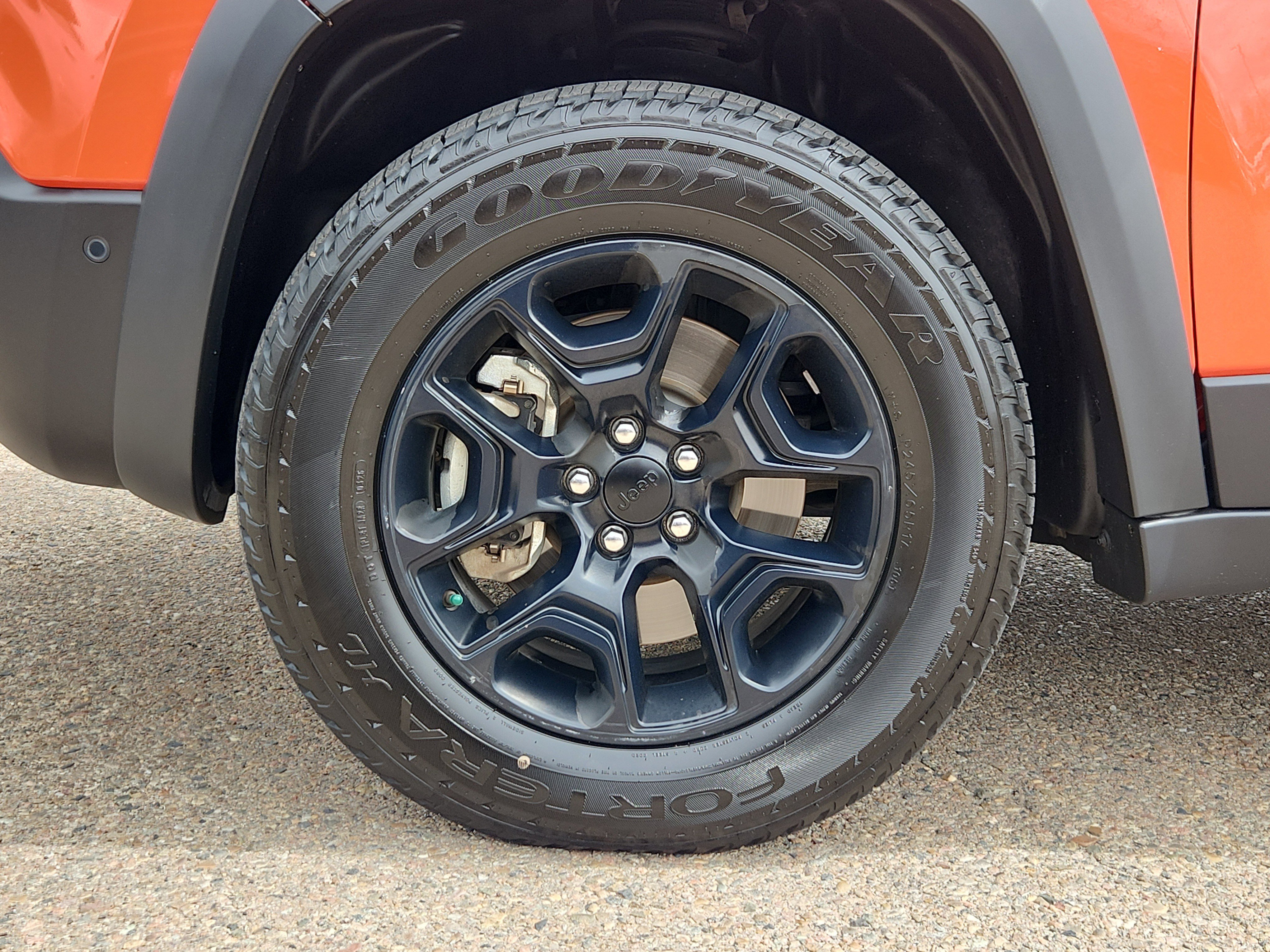 Used 2021 Jeep Cherokee Trailhawk w/ Sun, Sound & Nav Group image 17