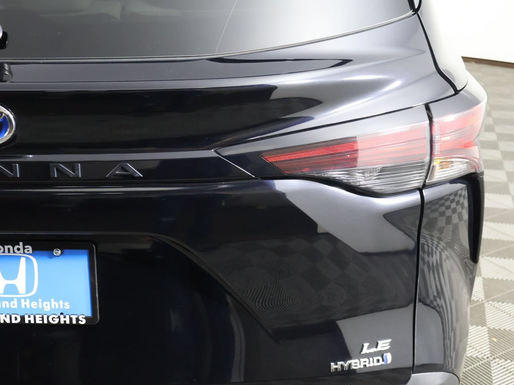 Used 2024 Toyota Sienna LE AWD/4WD image 15