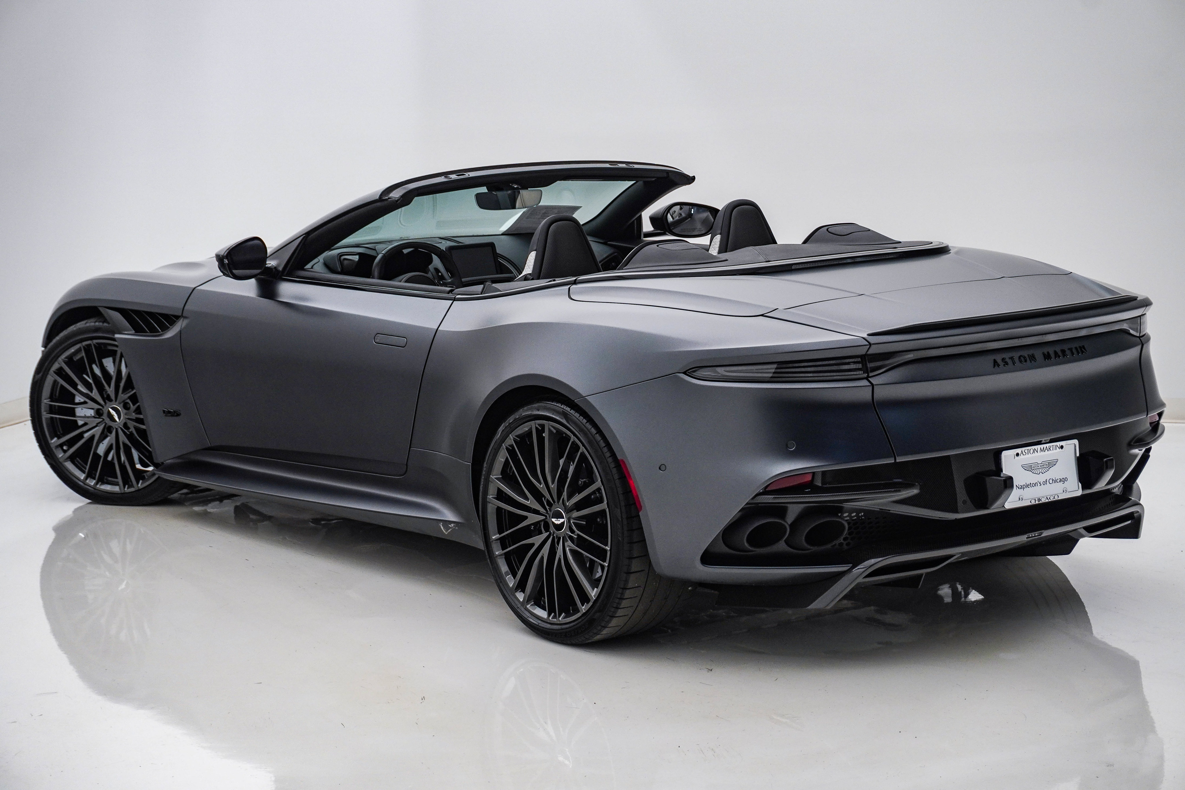 Used 2023 Aston Martin DBS Superleggera Volante RWD image 12