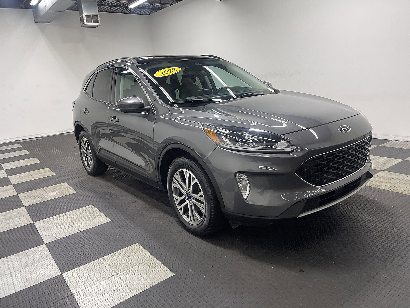 Used 2022 Ford Escape SEL w/ Technology Package AWD/4WD image 17