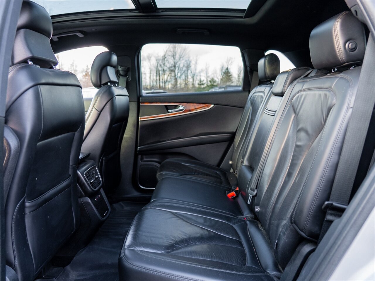 Used 2019 Lincoln Nautilus Select AWD/4WD image 22