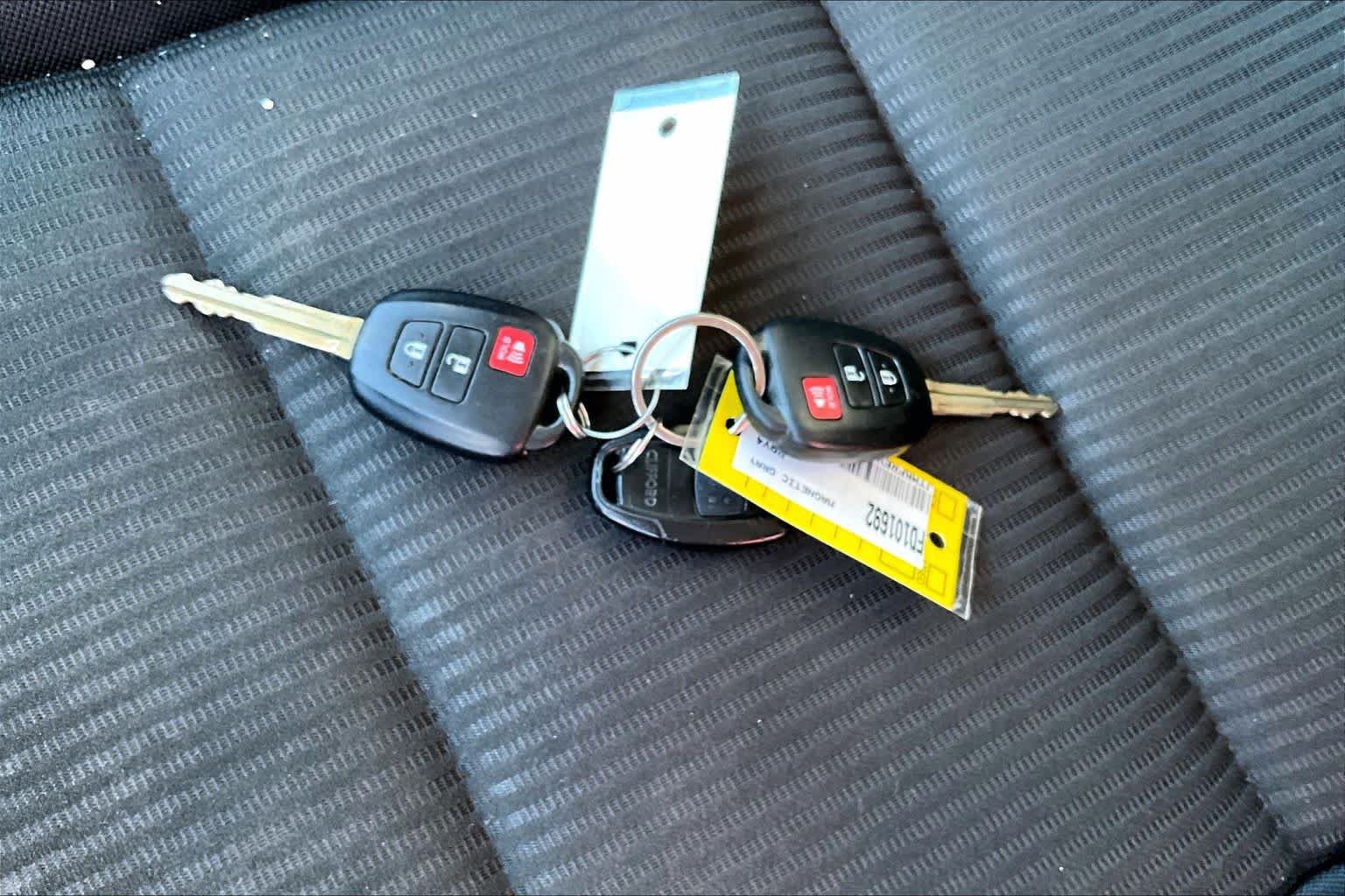 Used 2015 Toyota RAV4 LE AWD/4WD image 15