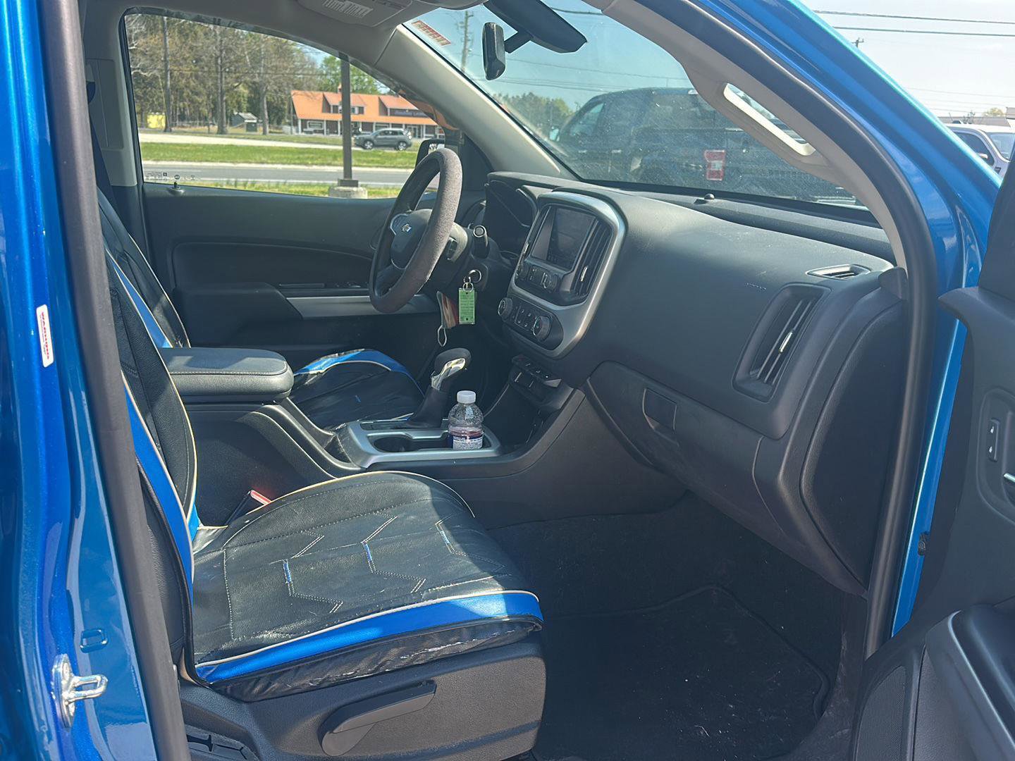 Used 2022 Chevrolet Colorado LT w/ LT Convenience Package image 12