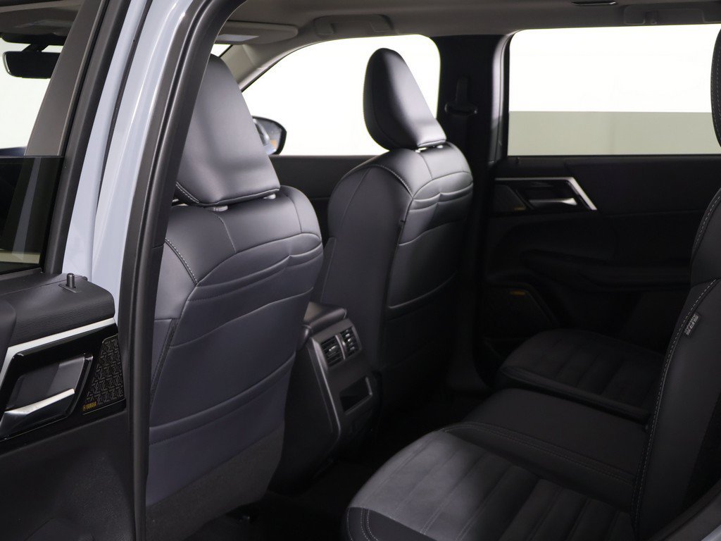 New 2026 Mitsubishi Outlander SE FWD image 31
