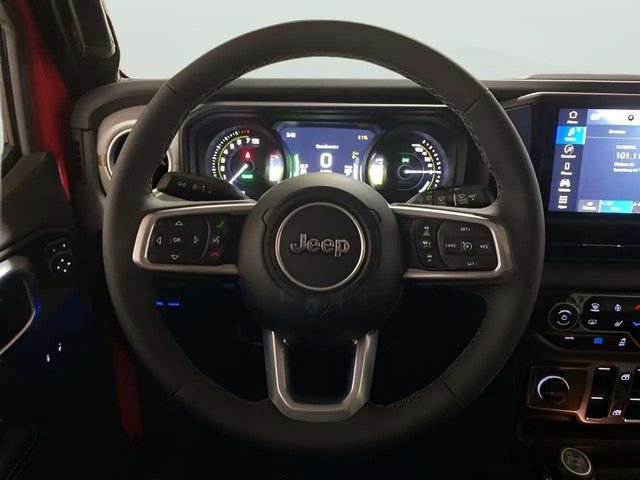 Used 2025 Jeep Wrangler Unlimited Sahara w/ Safety Group image 20