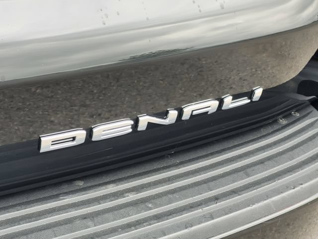 Used 2021 GMC Yukon XL Denali w/ Denali Premium Package AWD/4WD image 9