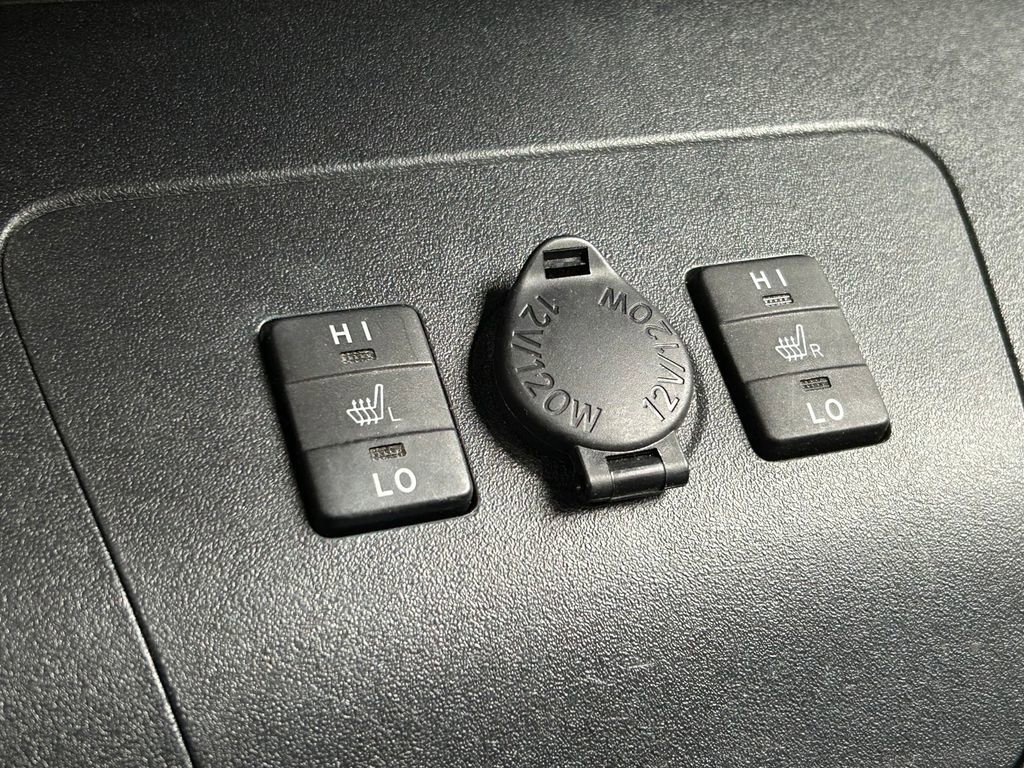 Used 2014 Toyota Prius Plug-In Hybrid FWD image 29