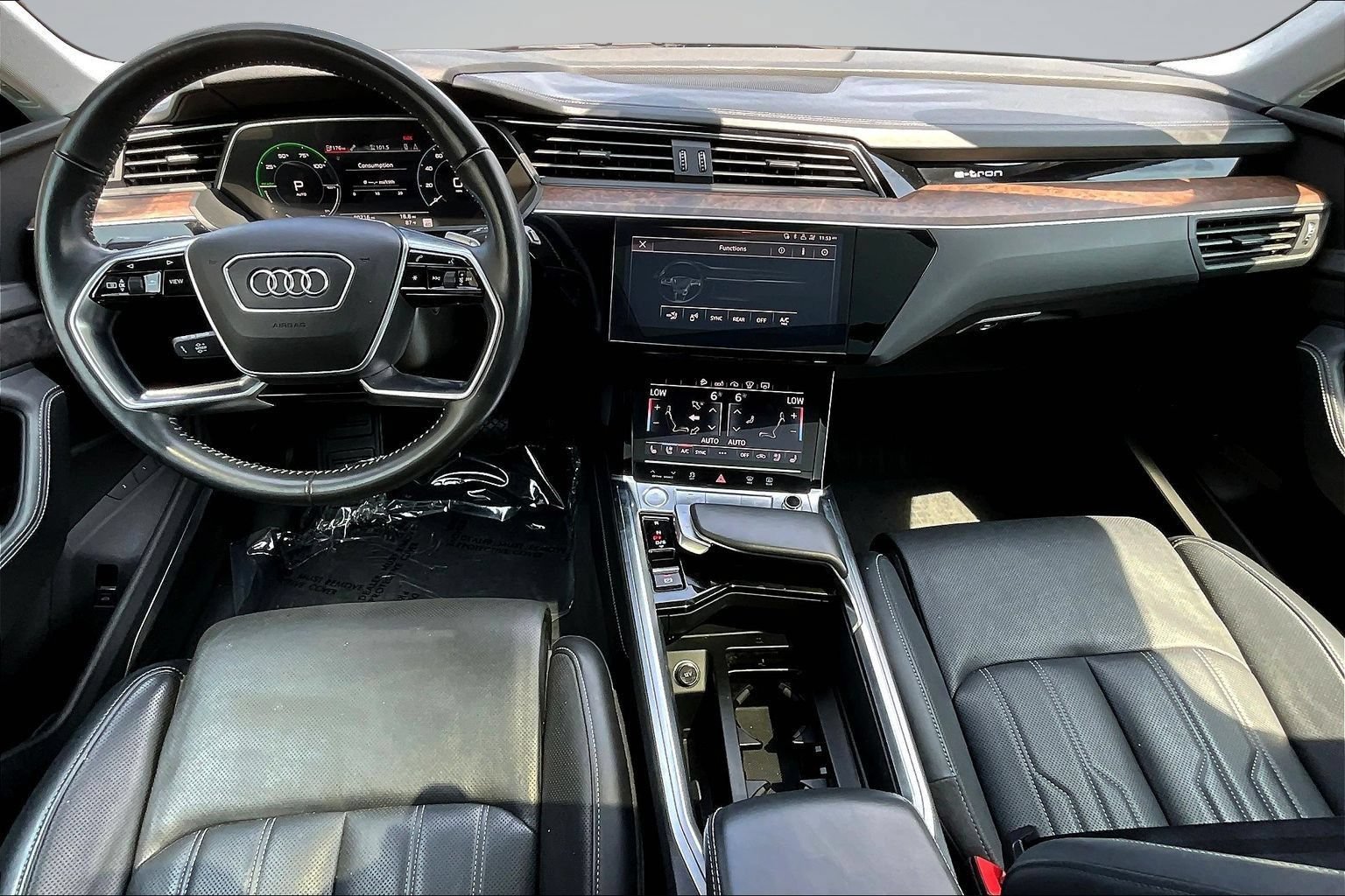 Used 2019 Audi e-tron Prestige w/ Prestige Package AWD/4WD image 6