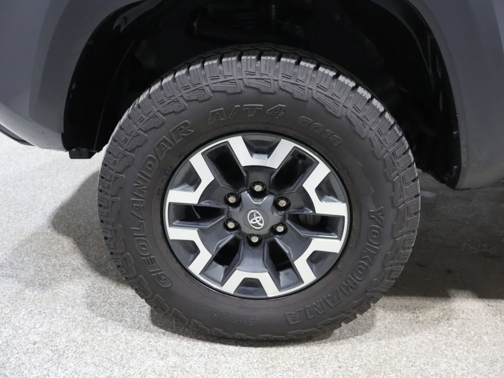 Used 2022 Toyota Tacoma TRD Off-Road w/ Technology Package image 9