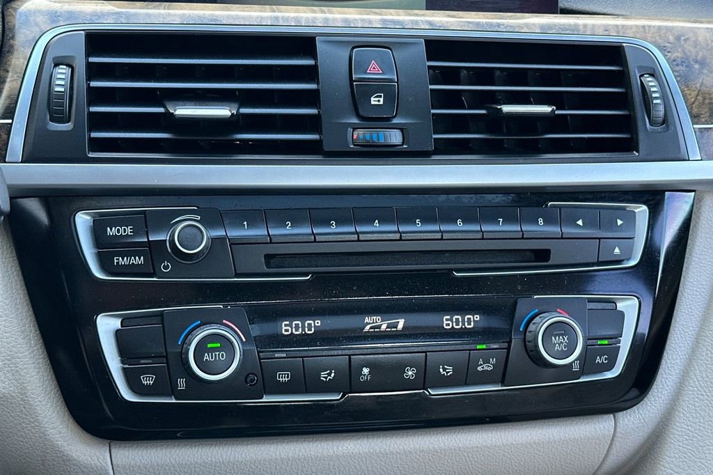 Used 2016 BMW 328i Sedan w/ Technology Package image 22