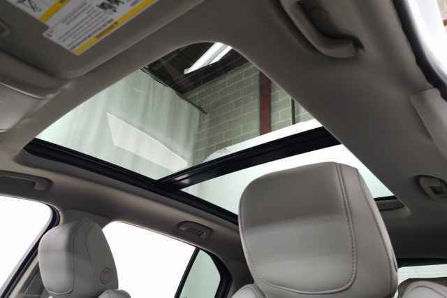 Certified 2023 Cadillac XT4 Luxury w/ Cold Weather Package image 16