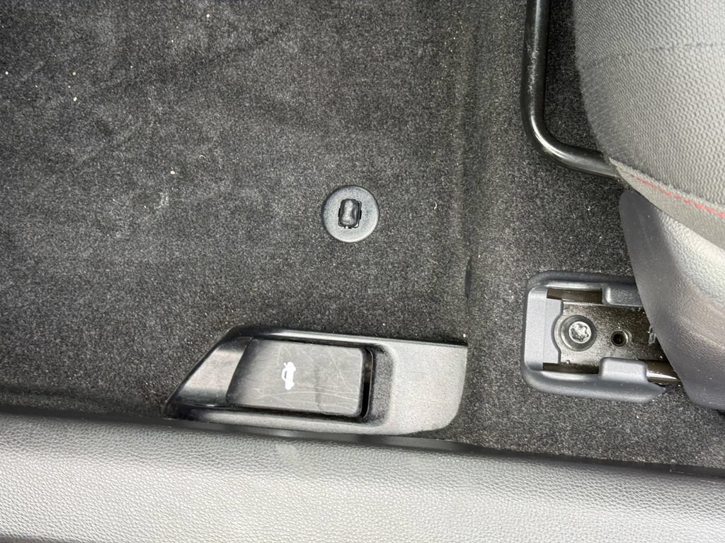 Certified 2025 Toyota Corolla SE FWD image 28