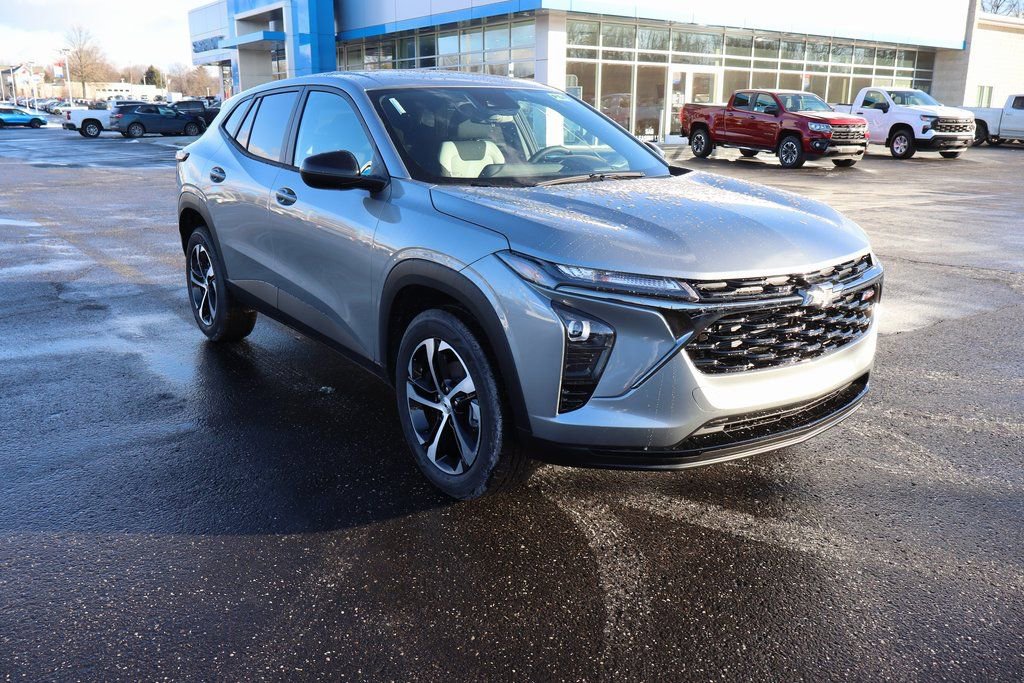 New 2026 Chevrolet Trax RS image 2