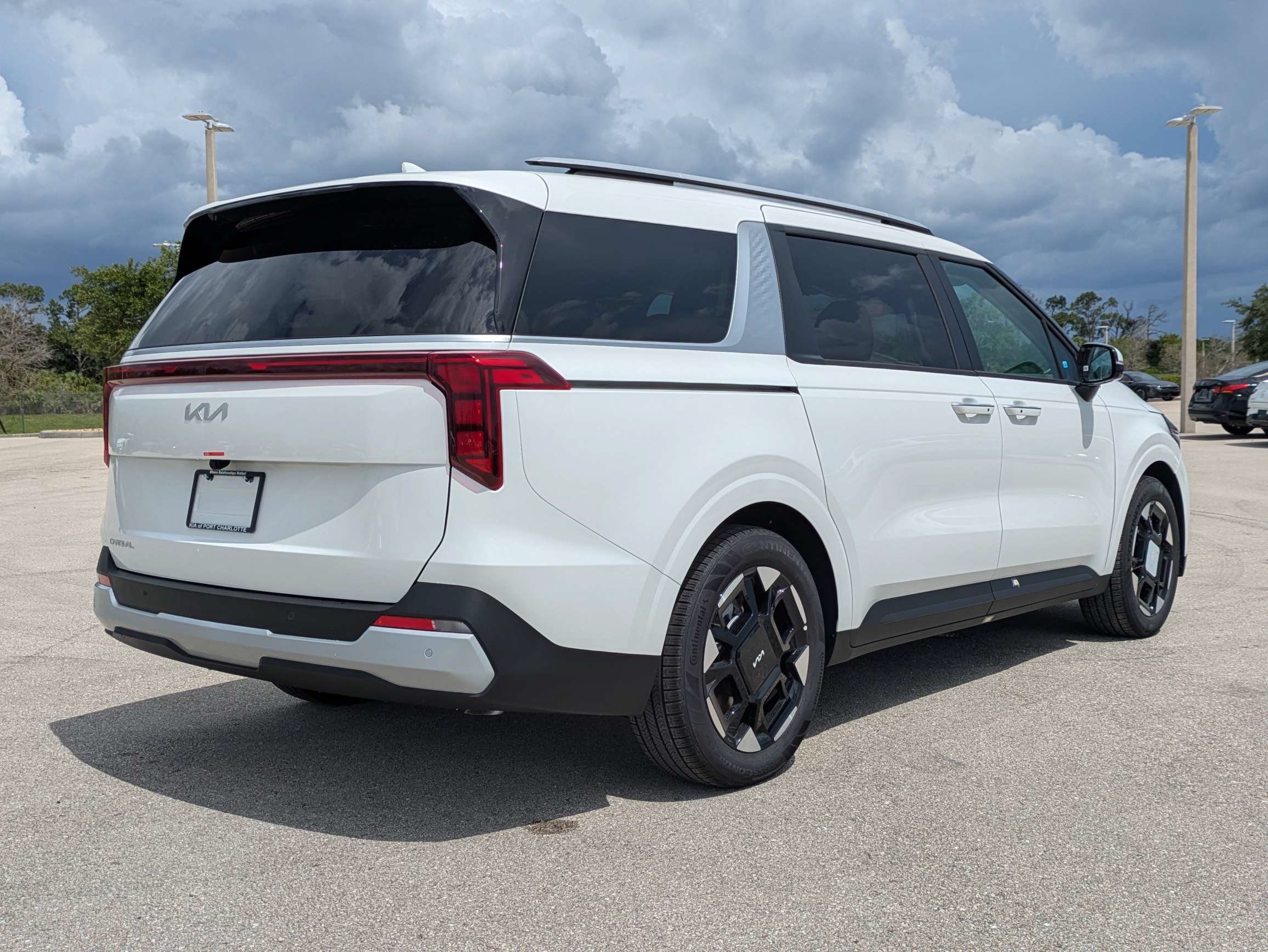 New 2026 Kia Carnival EX FWD image 4