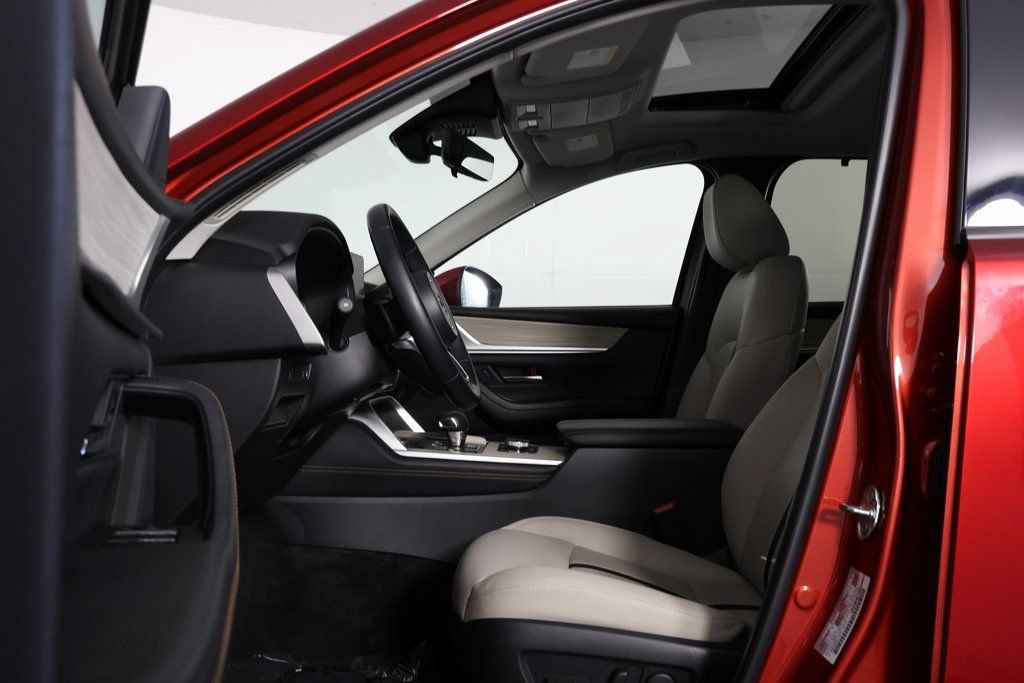 Certified 2024 MAZDA CX-90 Plug-In Hybrid w/ Preferred AWD/4WD image 11