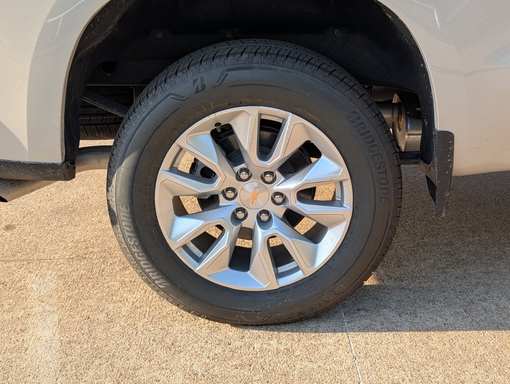 New 2026 Chevrolet Silverado 1500 Custom RWD image 3