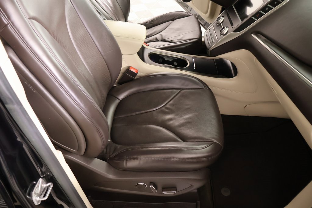 Used 2019 Lincoln MKC Reserve w/ MKC Climate Package image 13