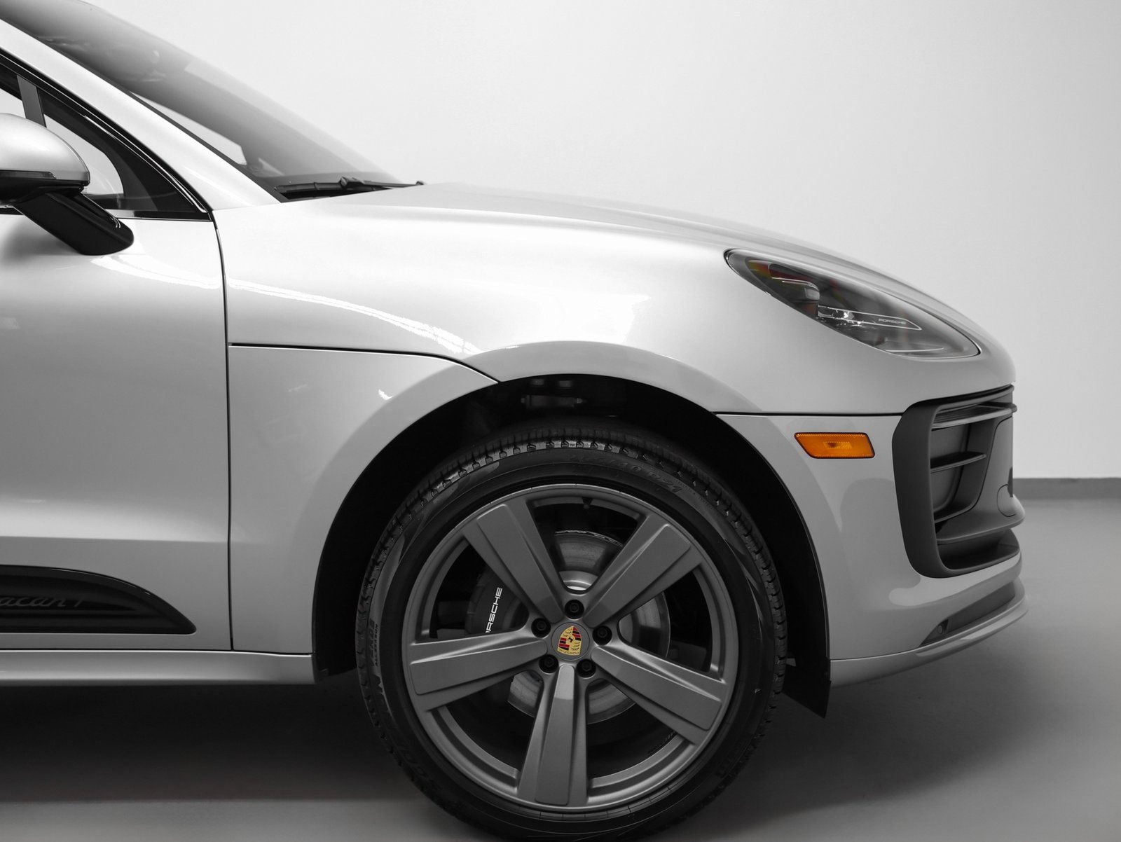 Certified 2026 Porsche Macan Turbo AWD/4WD image 16