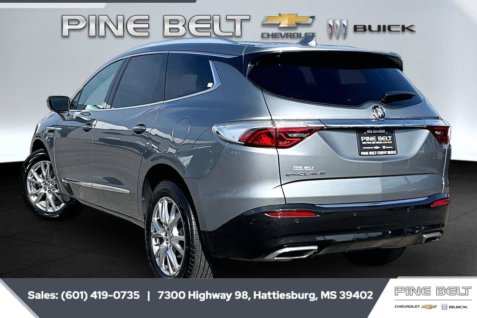 Used 2023 Buick Enclave Essence w/ Experience Buick Package FWD image 2