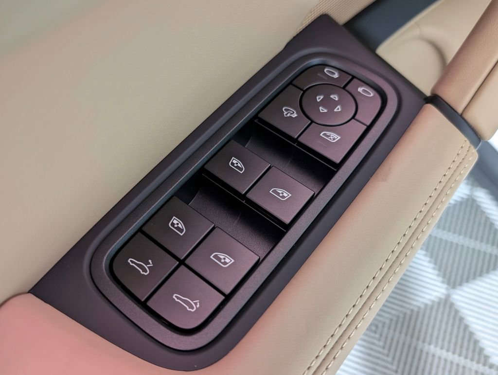 New 2026 Porsche Cayenne Coupe image 25