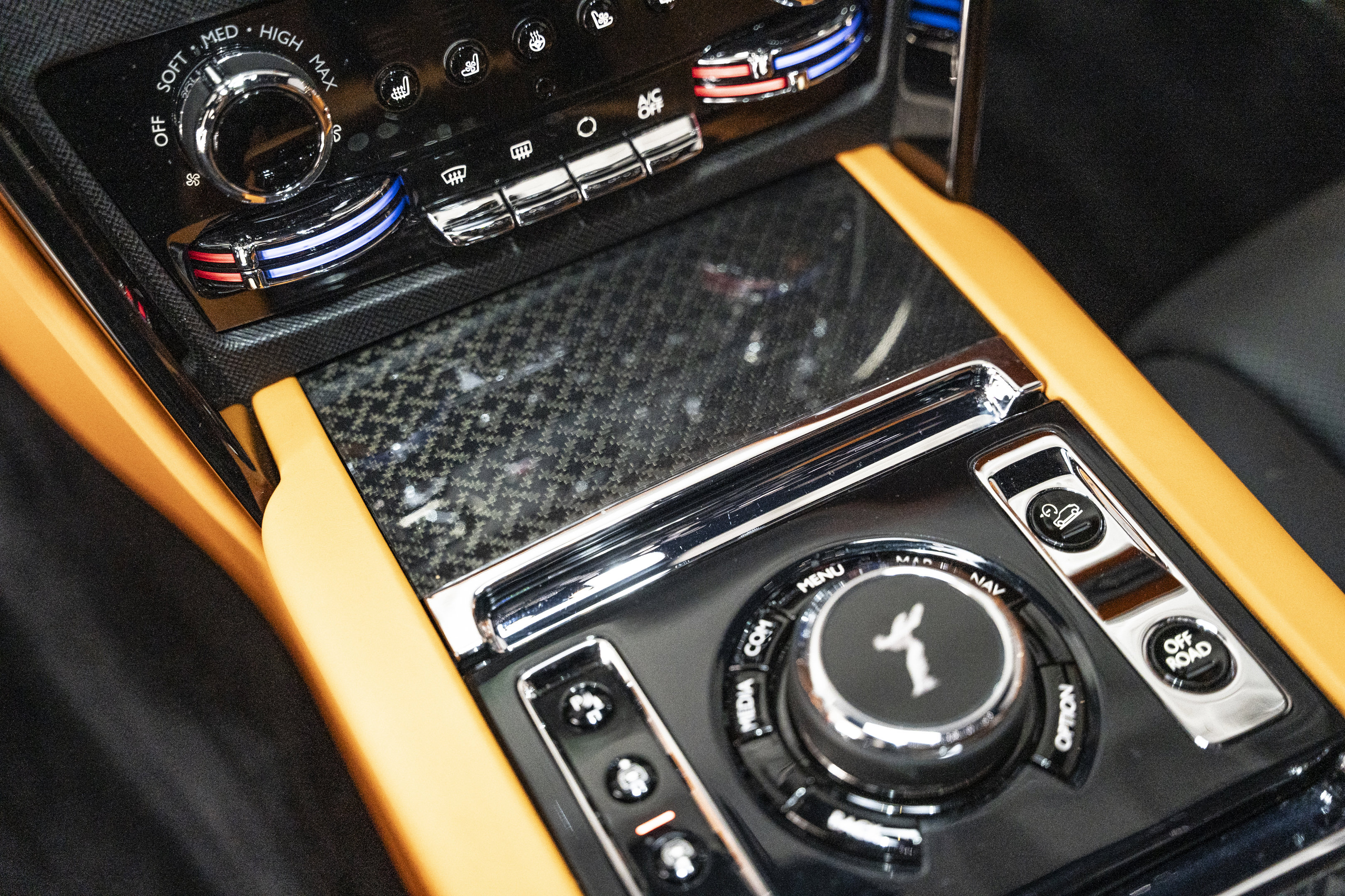 Used 2023 Rolls-Royce Cullinan Black Badge w/ Leather Finishing Pack image 55