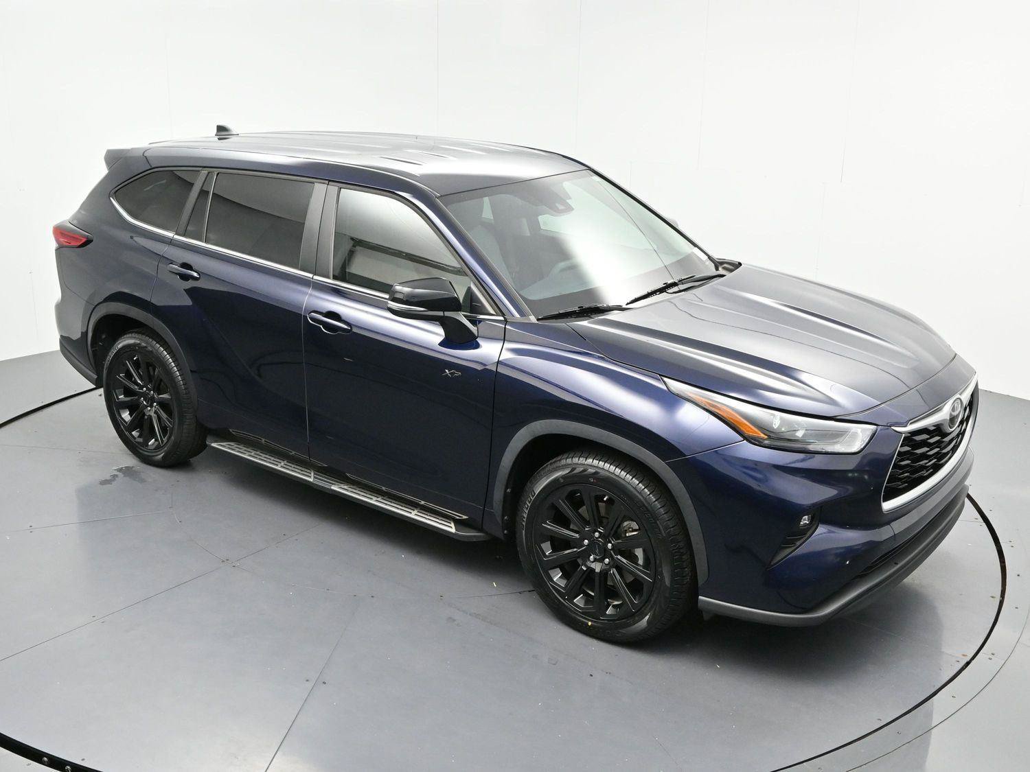 Used 2023 Toyota Highlander LE FWD image 35