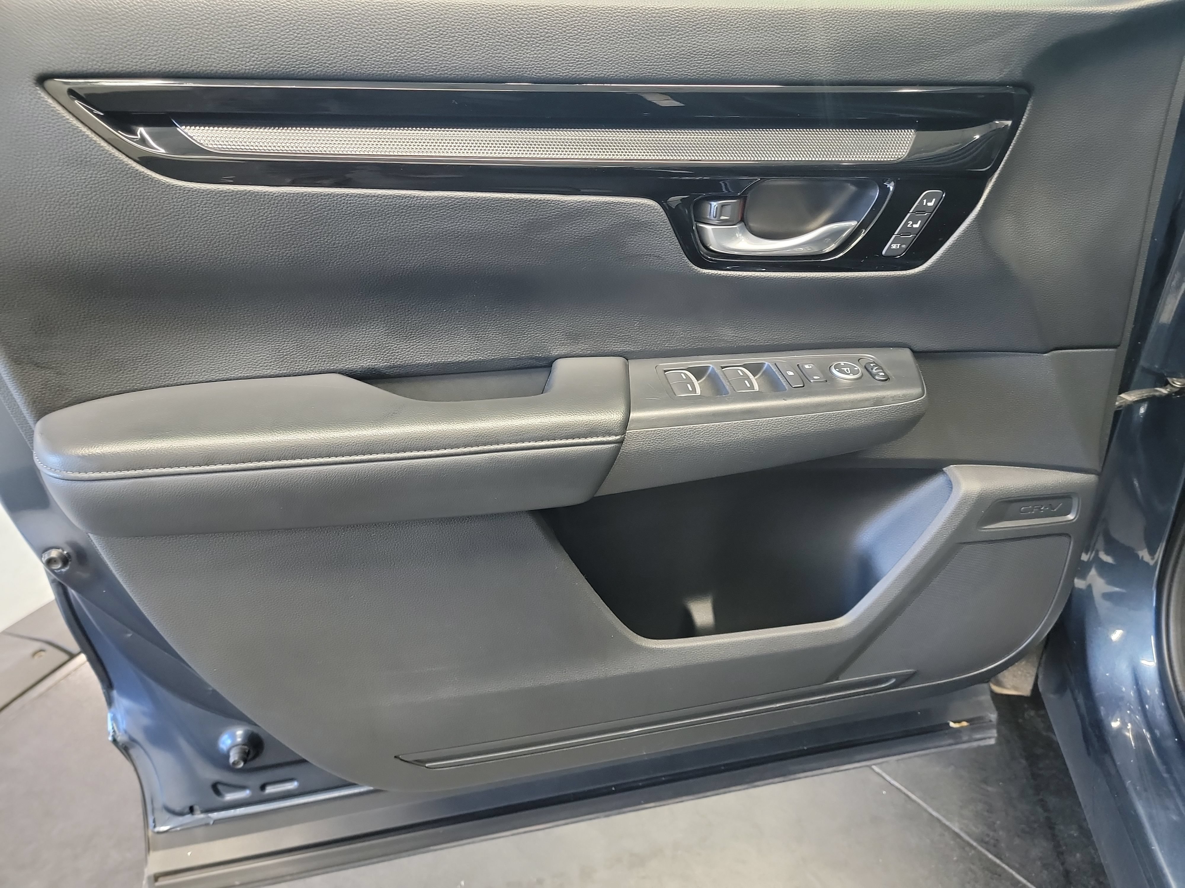 Used 2024 Honda CR-V EX-L image 13