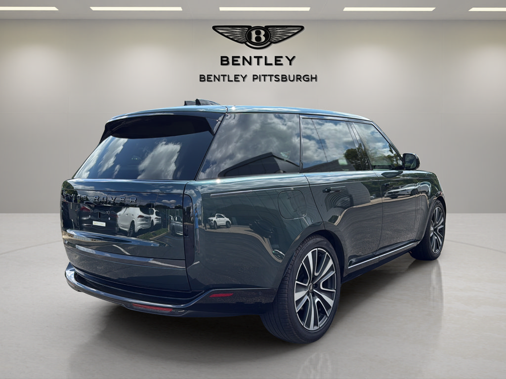 Used 2025 Land Rover Range Rover SE AWD/4WD image 5