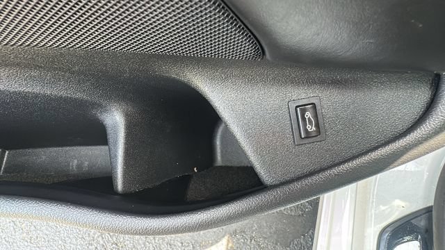 Used 2017 BMW 530i xDrive AWD/4WD image 24