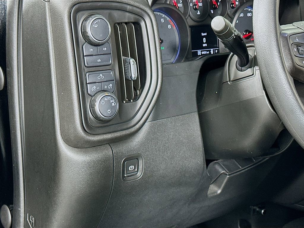 Used 2020 Chevrolet Silverado 2500 Custom w/ Custom Convenience Package image 10