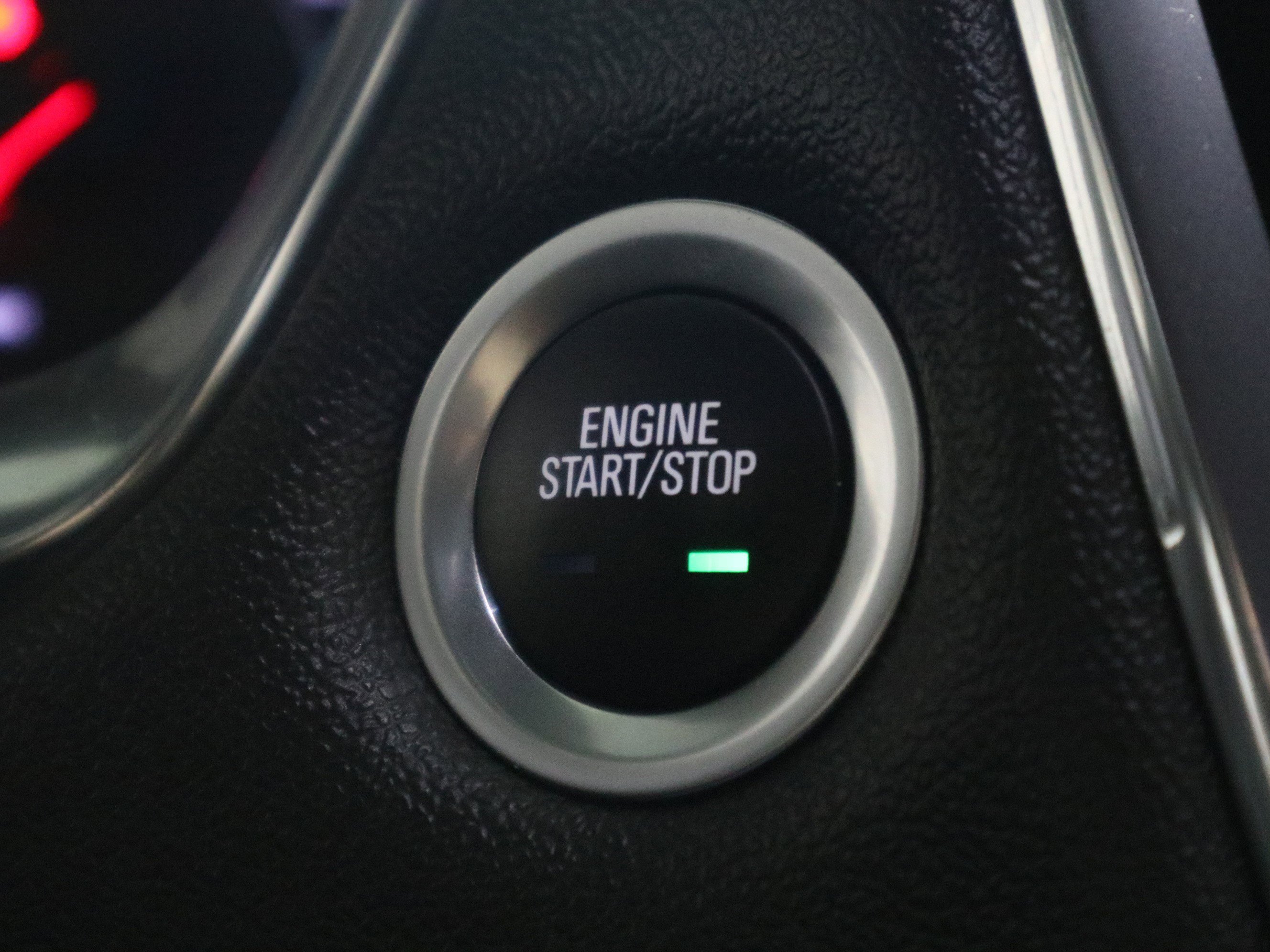 Used 2023 Chevrolet Traverse LT FWD image 31