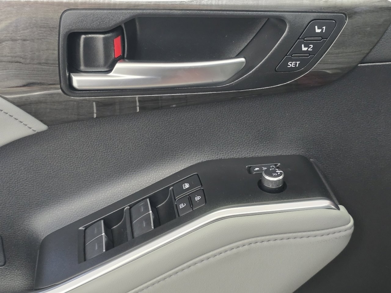 New 2026 Toyota Highlander Platinum AWD/4WD image 26