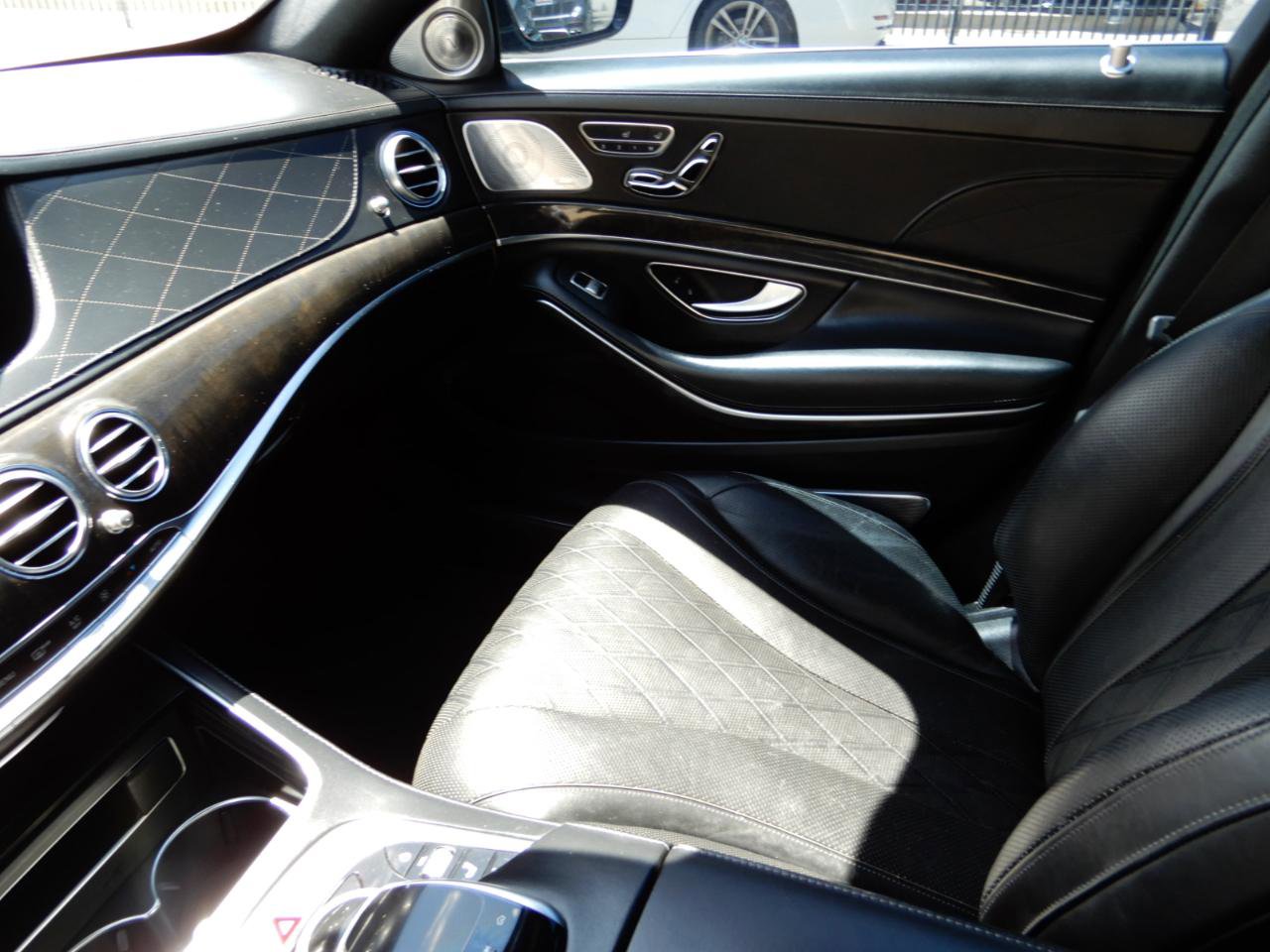 Used 2018 Mercedes-Benz S 560 Sedan w/ AMG Line Exterior image 17