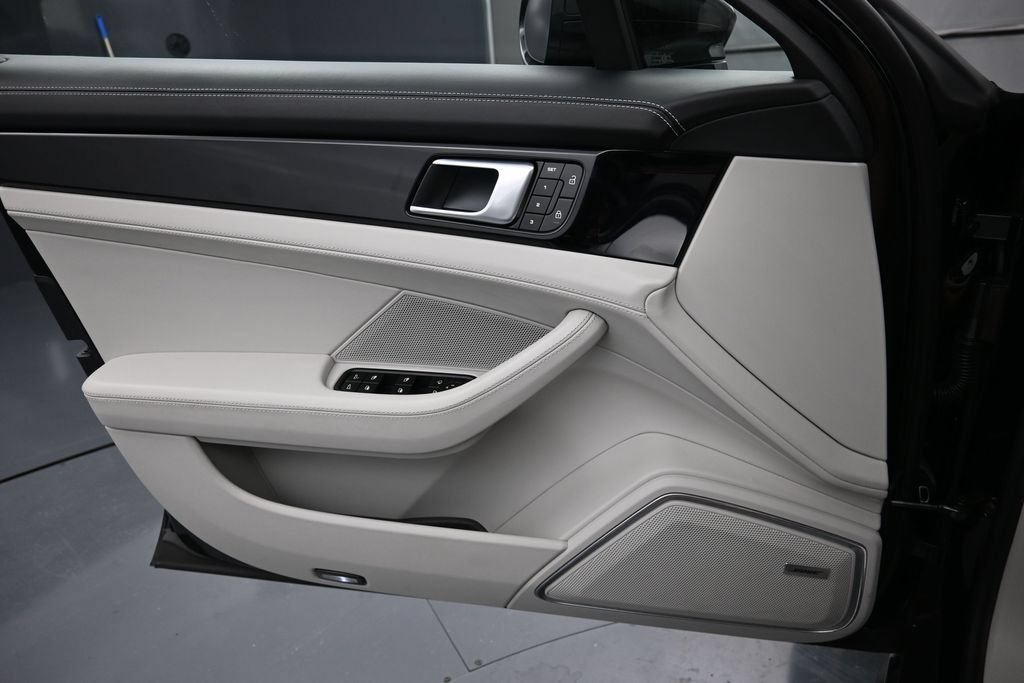Certified 2023 Porsche Panamera 4S Executive AWD/4WD image 11