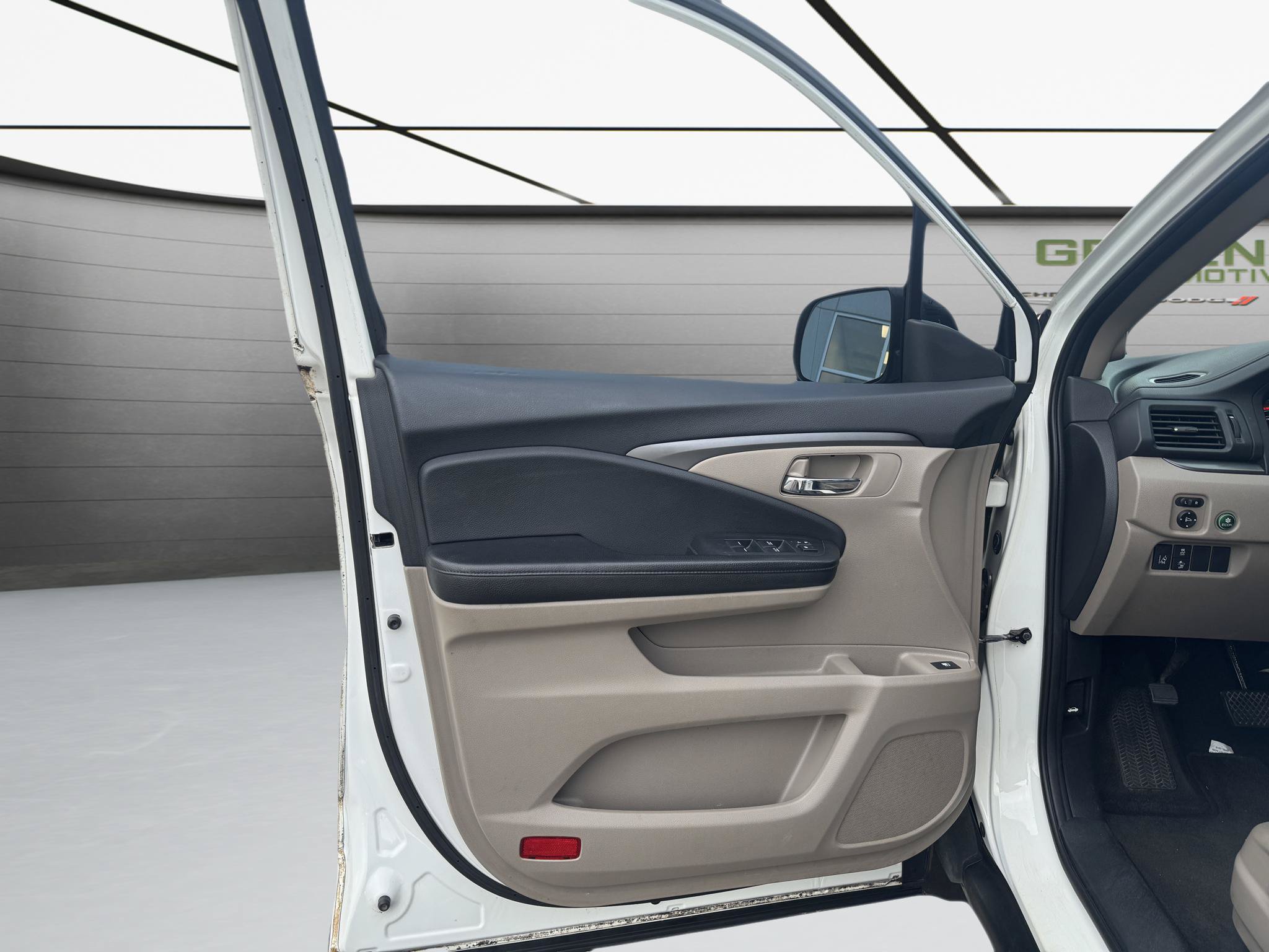Used 2016 Honda Pilot EX image 11