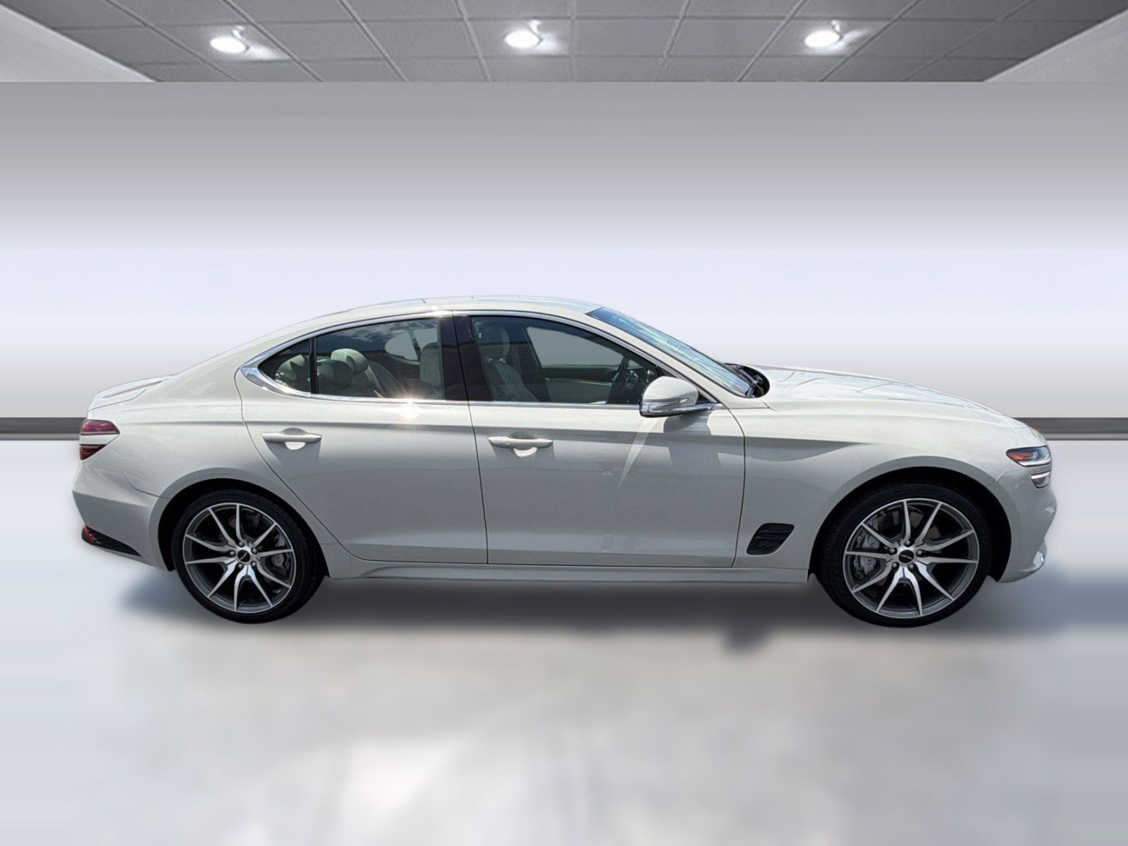 Used 2025 Genesis G70 2.5T image 7