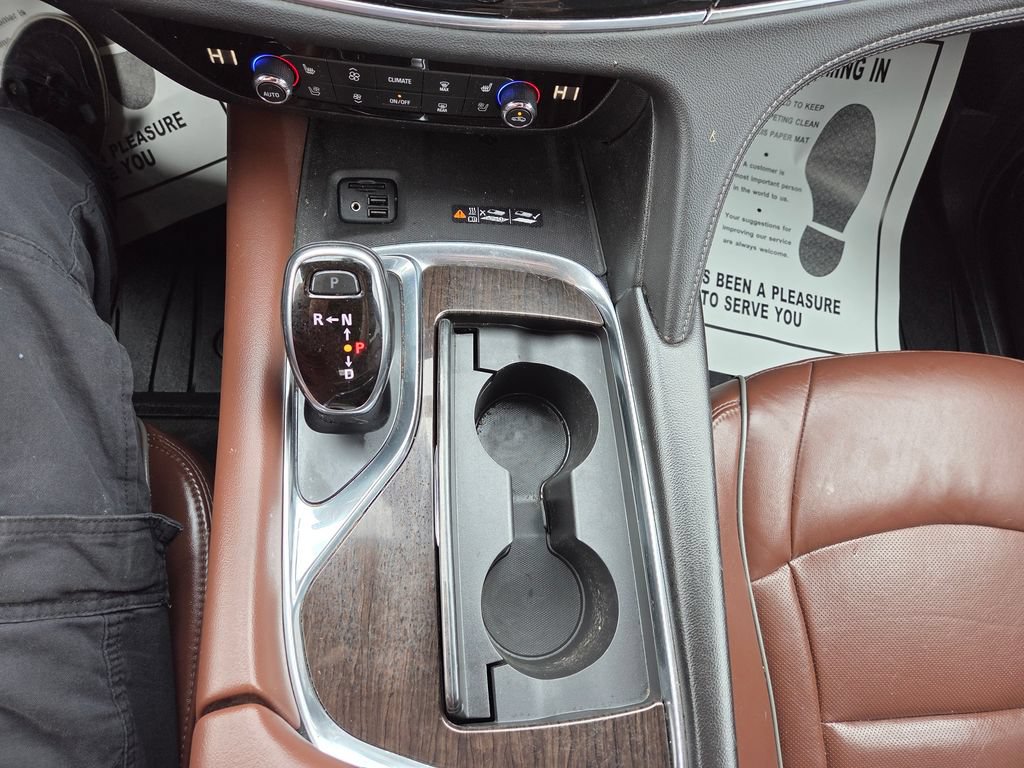 Used 2021 Buick Enclave Avenir w/ Avenir Technology Package AWD/4WD image 33