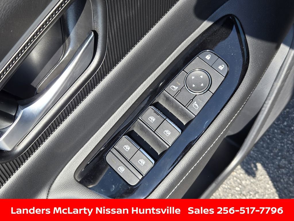 Used 2025 Nissan Murano SV AWD/4WD image 22