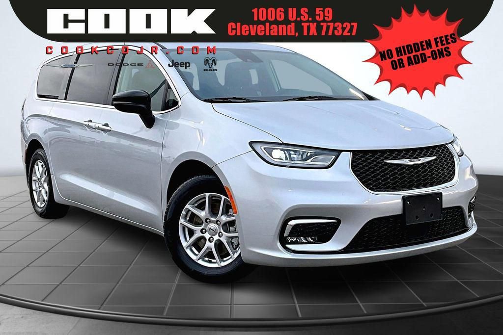 Used 2024 Chrysler Pacifica Touring-L image 1