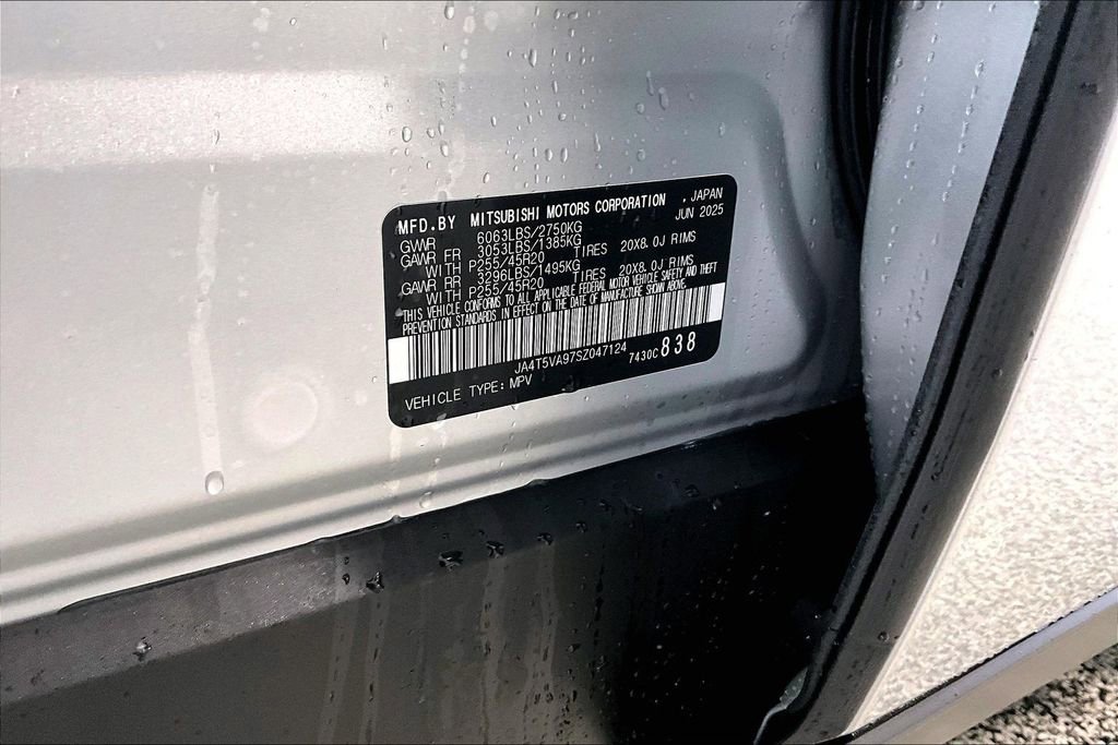 New 2025 Mitsubishi Outlander SE image 15