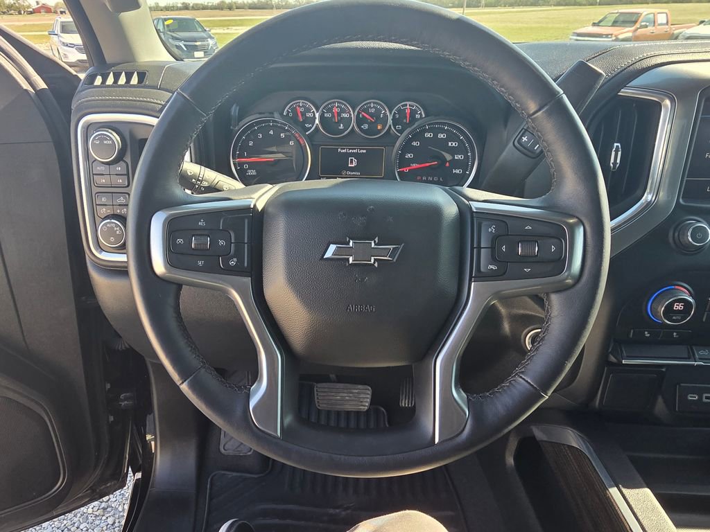 Used 2022 Chevrolet Silverado 1500 RST w/ Redline Edition AWD/4WD image 13