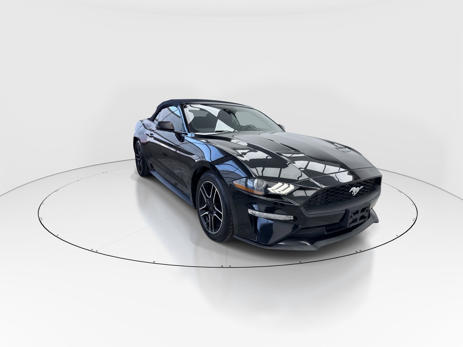 Used 2022 Ford Mustang Premium RWD image 2