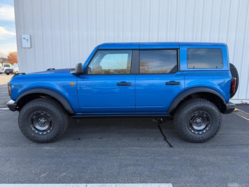New 2025 Ford Bronco Badlands w/ Sasquatch Package image 3
