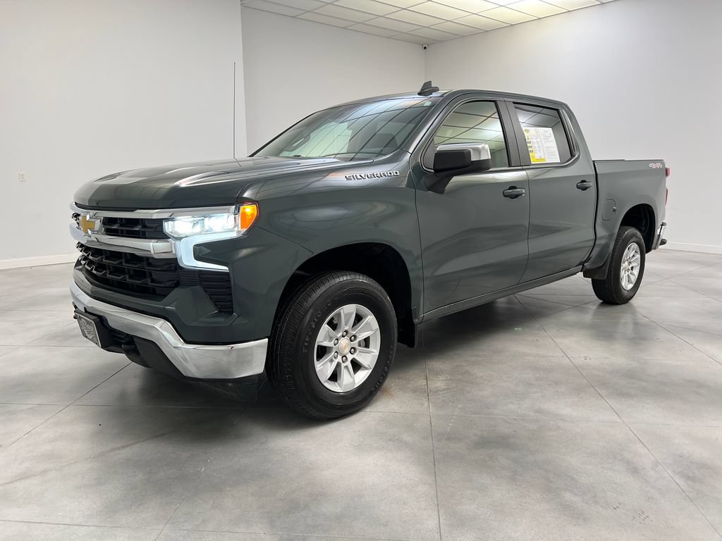 Used 2025 Chevrolet Silverado 1500 LT AWD/4WD image 4