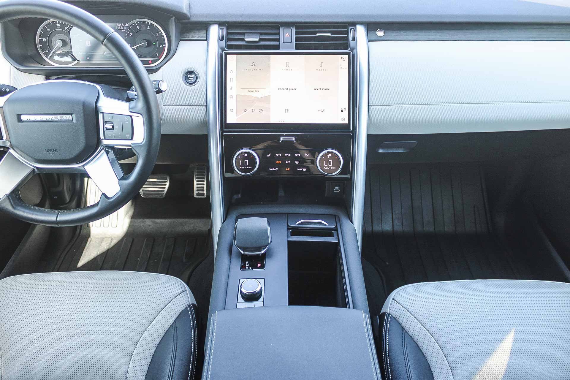 Used 2023 Land Rover Discovery S R-Dynamic image 13