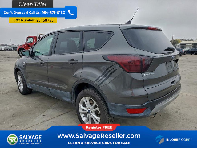 Used 2019 Ford Escape SE FWD image 3