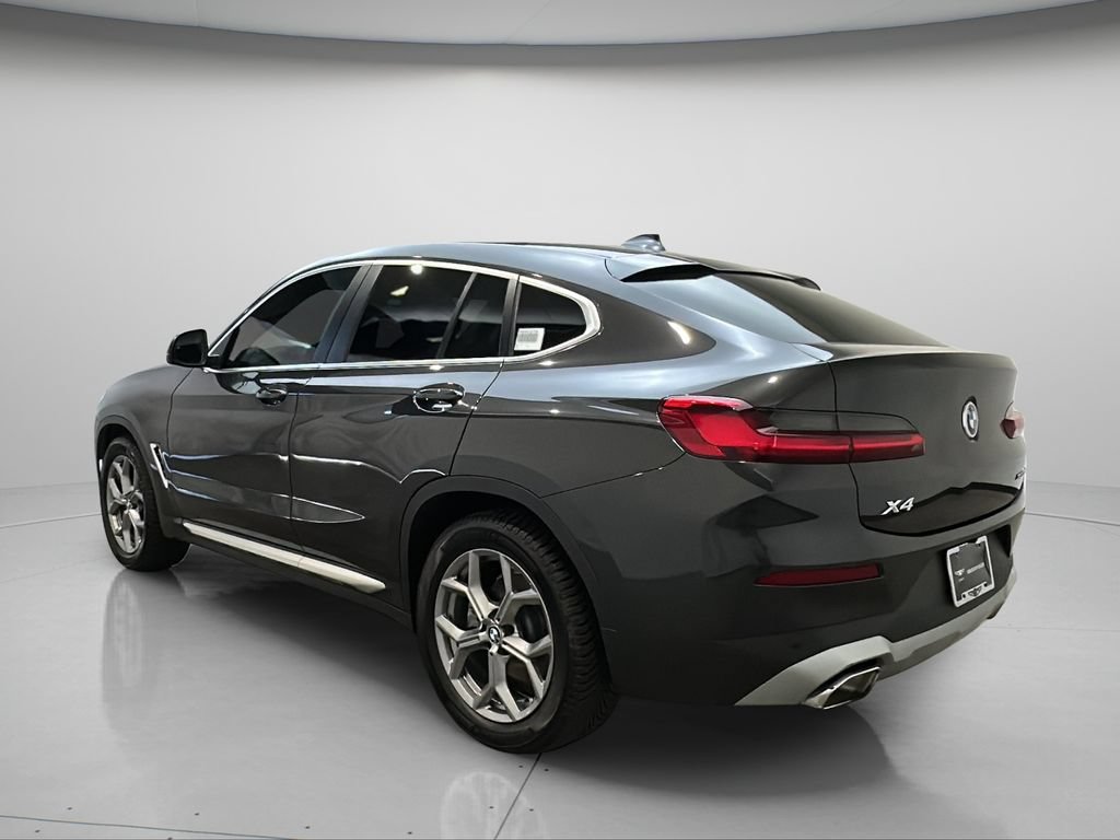 Used 2024 BMW X4 xDrive30i w/ Parking Assistance Package AWD/4WD image 4