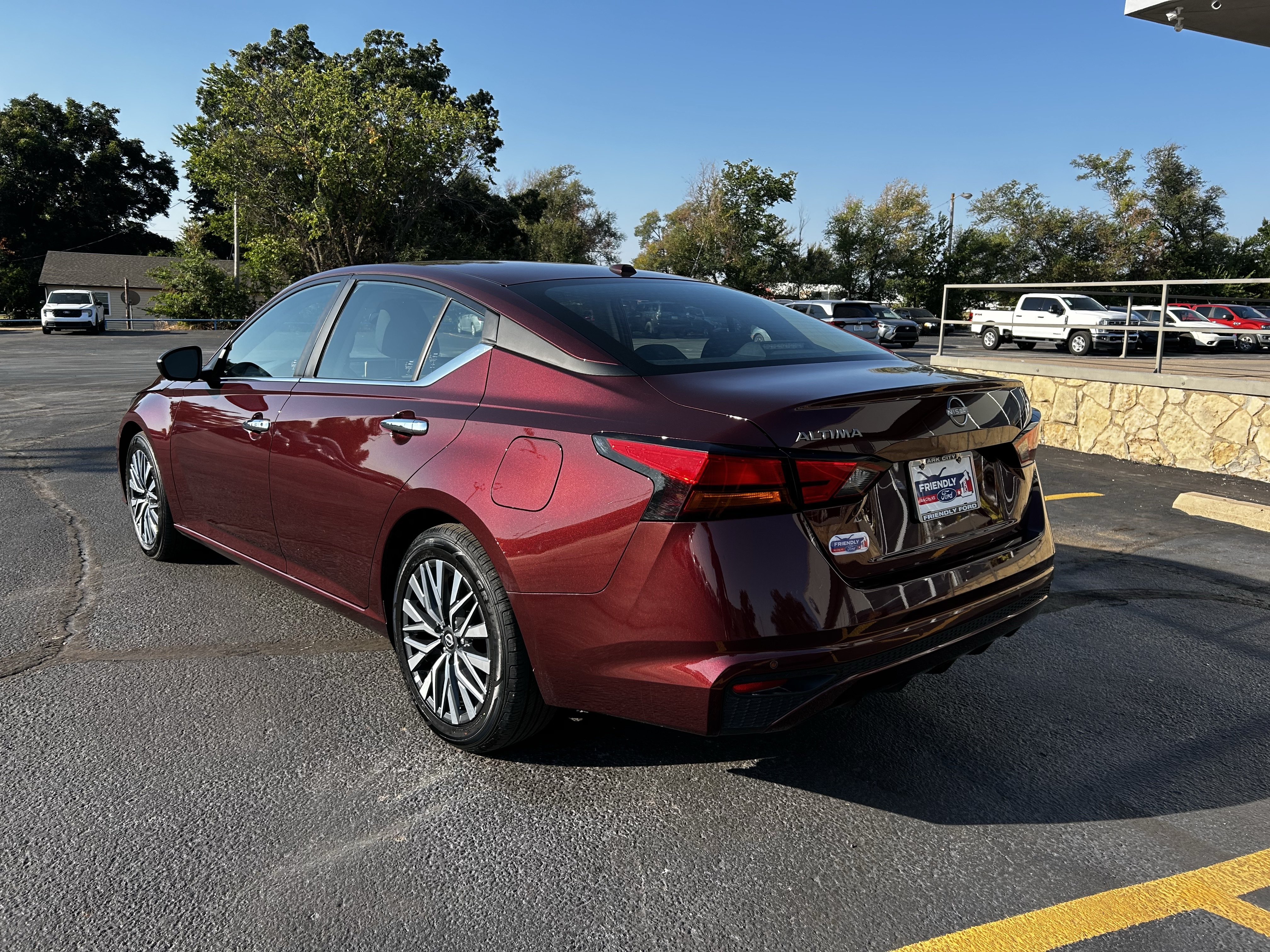 Used 2025 Nissan Altima 2.5 SV FWD image 6